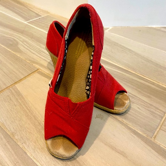 TOMS red wedge - Picture 1 of 7
